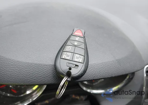 2016 Chrysler Town & Country Touring from USA, damaged, VIN 2C4RC1BG3GR297117